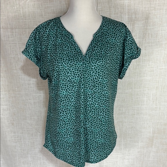 L.L. Bean Tops - LL Bean “streamside” short-sleeve split neck tee